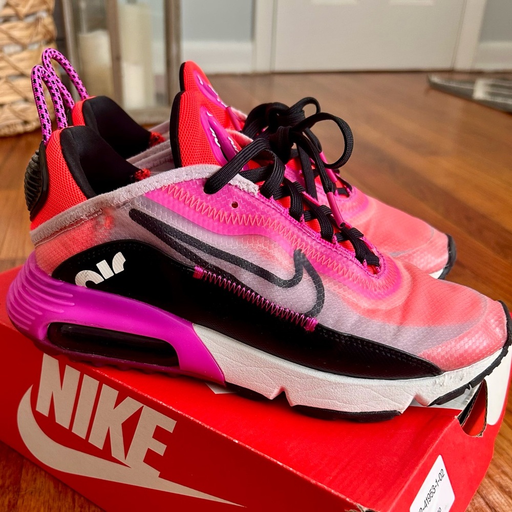 SOLD Nike Air Max 2090